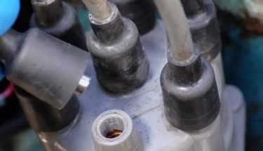 How to Replace a Distributor Cap and Rotor